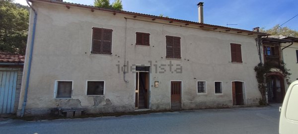 casa semindipendente in vendita a Fabriano in zona Vigne