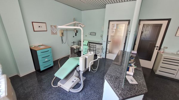 ufficio in vendita a Fabriano