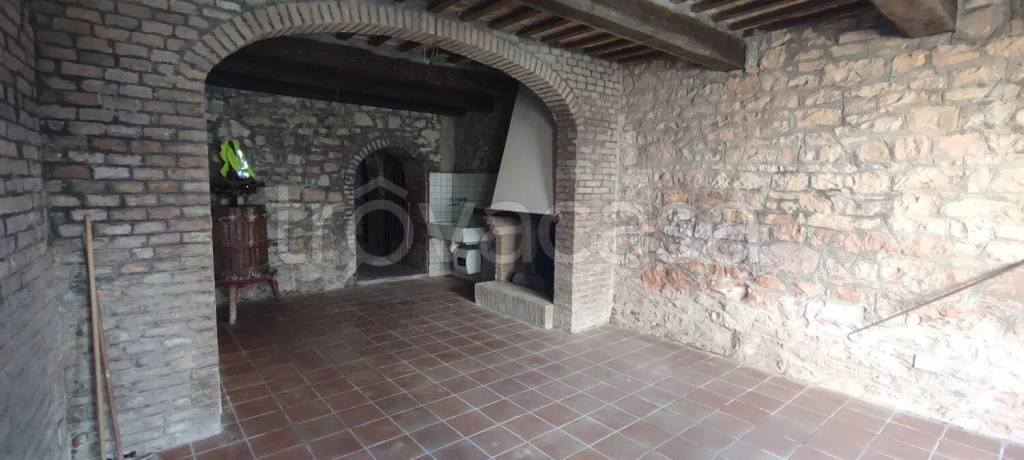 casa indipendente in vendita a Fabriano in zona Campodiegoli