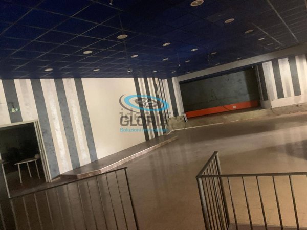 locale commerciale in vendita a Fabriano