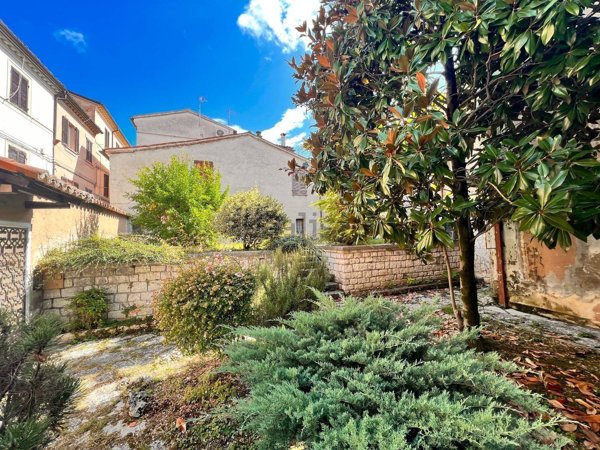 casa semindipendente in vendita a Fabriano