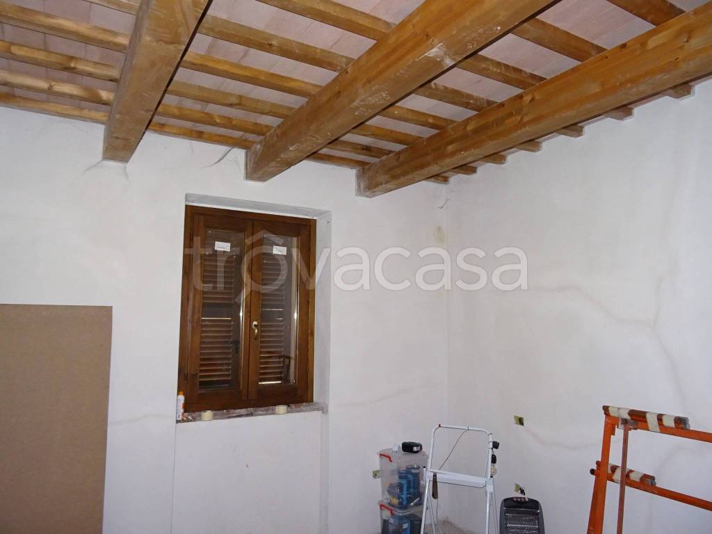 casa indipendente in vendita a Fabriano