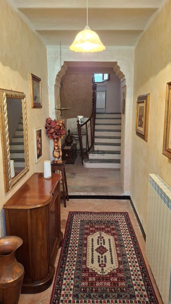 casa indipendente in vendita a Fabriano in zona Melano