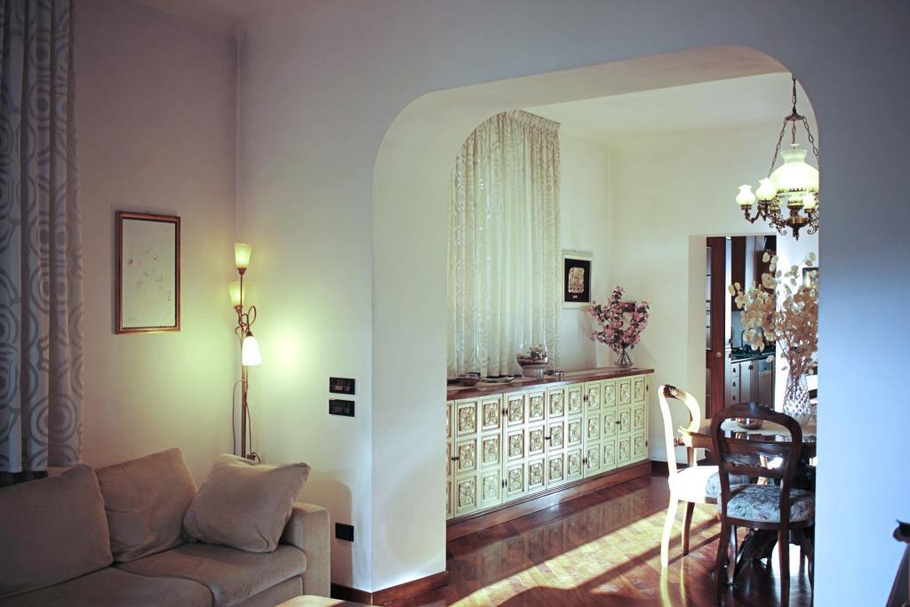 casa indipendente in vendita a Fabriano in zona Precicchie/Grotte