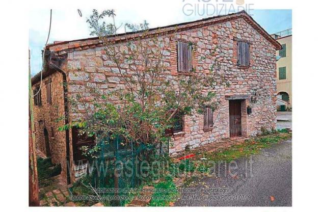 appartamento in vendita a Fabriano in zona Paterno