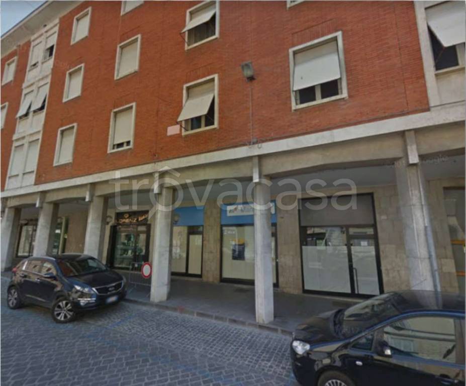 negozio in vendita a Fabriano