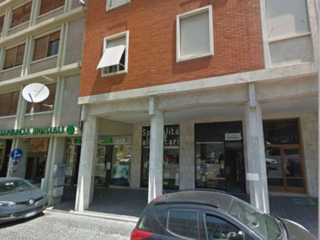 negozio in vendita a Fabriano