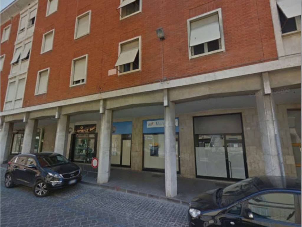 negozio in vendita a Fabriano