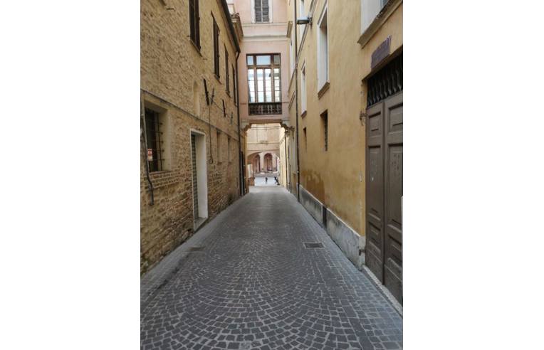 locale commerciale in vendita a Fabriano