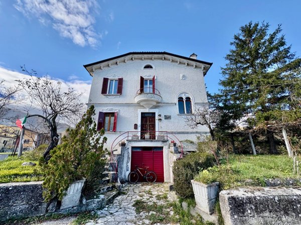 appartamento in vendita a Fabriano in zona Cancelli