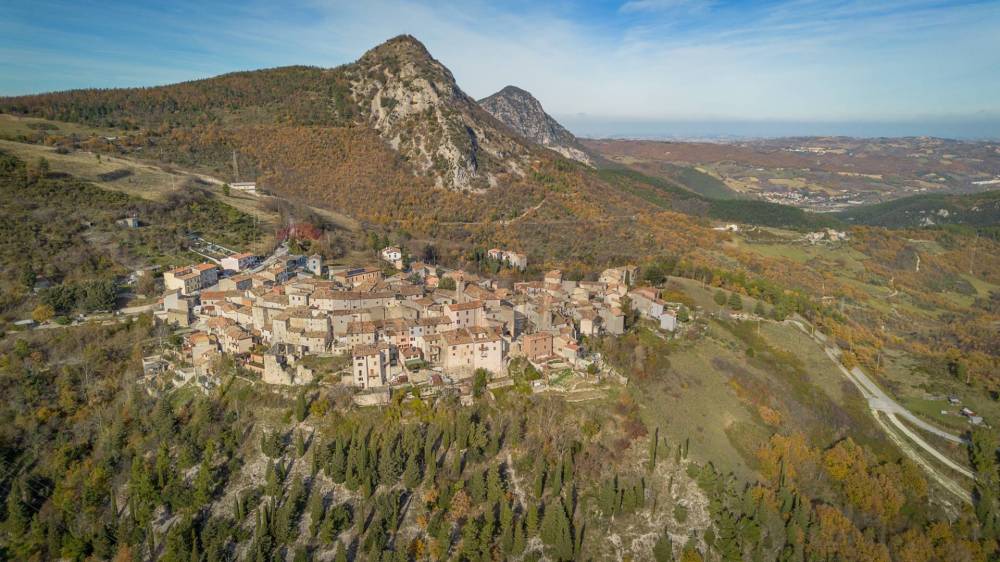 casa indipendente in vendita a Fabriano in zona Castelletta
