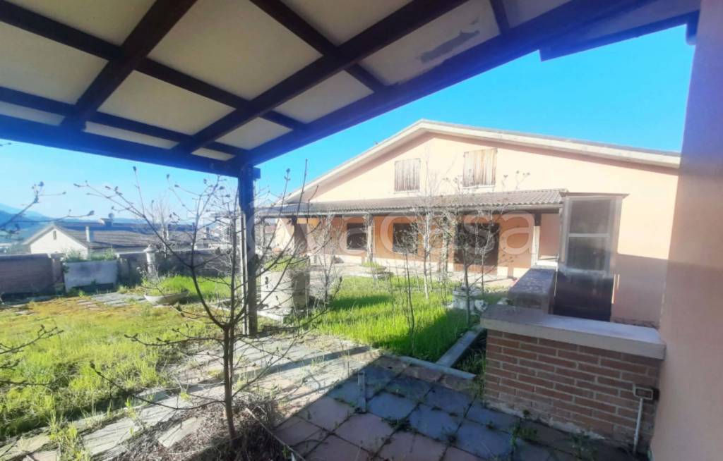 terreno edificabile in vendita a Fabriano in zona Marischio