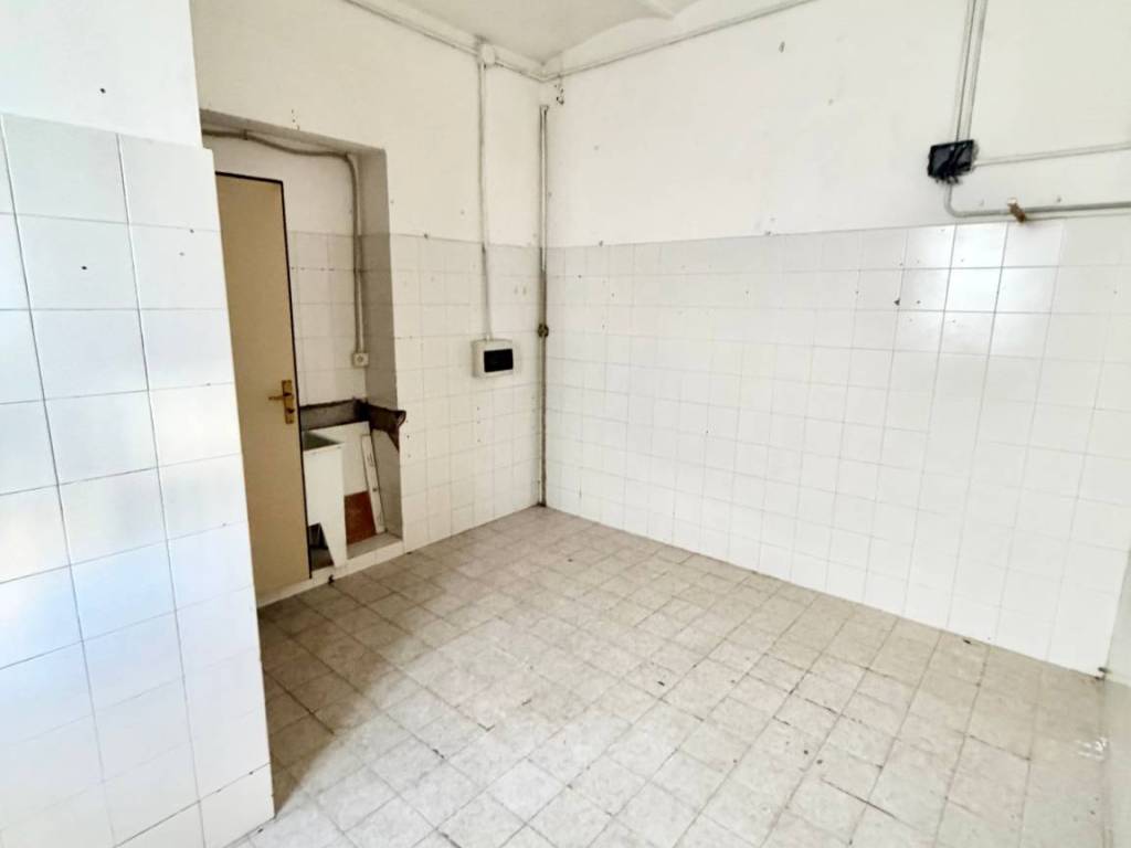 negozio in vendita a Fabriano