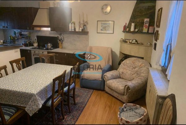 casa indipendente in vendita a Fabriano