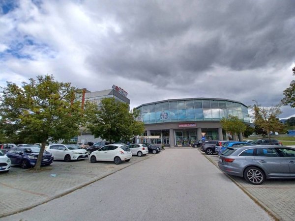 negozio in vendita a Fabriano