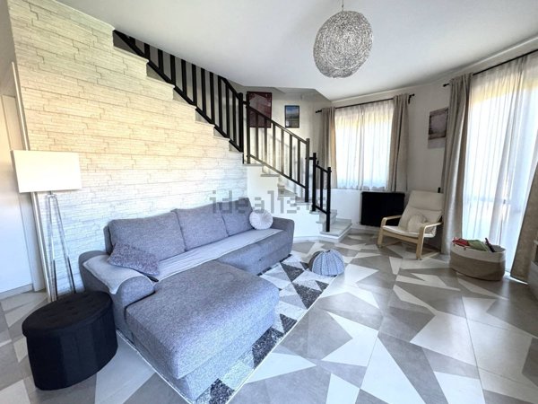 casa indipendente in vendita a Fabriano in zona Argignano