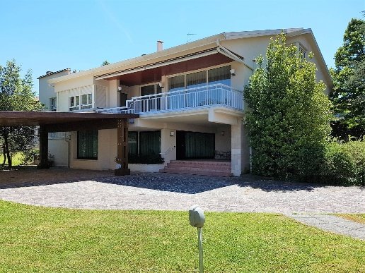 casa indipendente in vendita a Fabriano