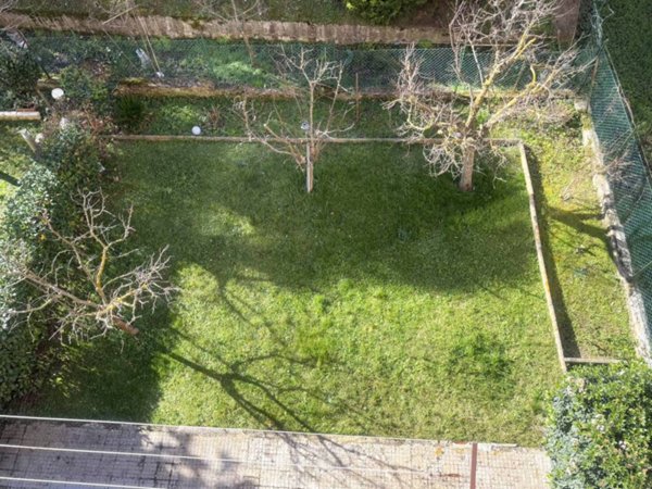 casa indipendente in vendita a Fabriano