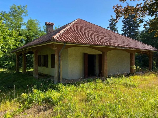 casa indipendente in vendita a Fabriano