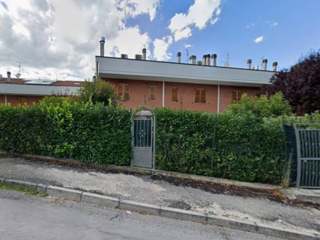 casa indipendente in vendita a Fabriano