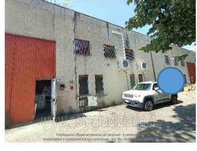 negozio in vendita a Fabriano