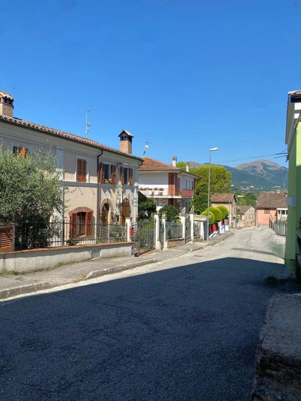 appartamento in vendita a Fabriano in zona Marischio