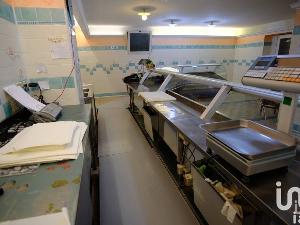 negozio in vendita a Fabriano