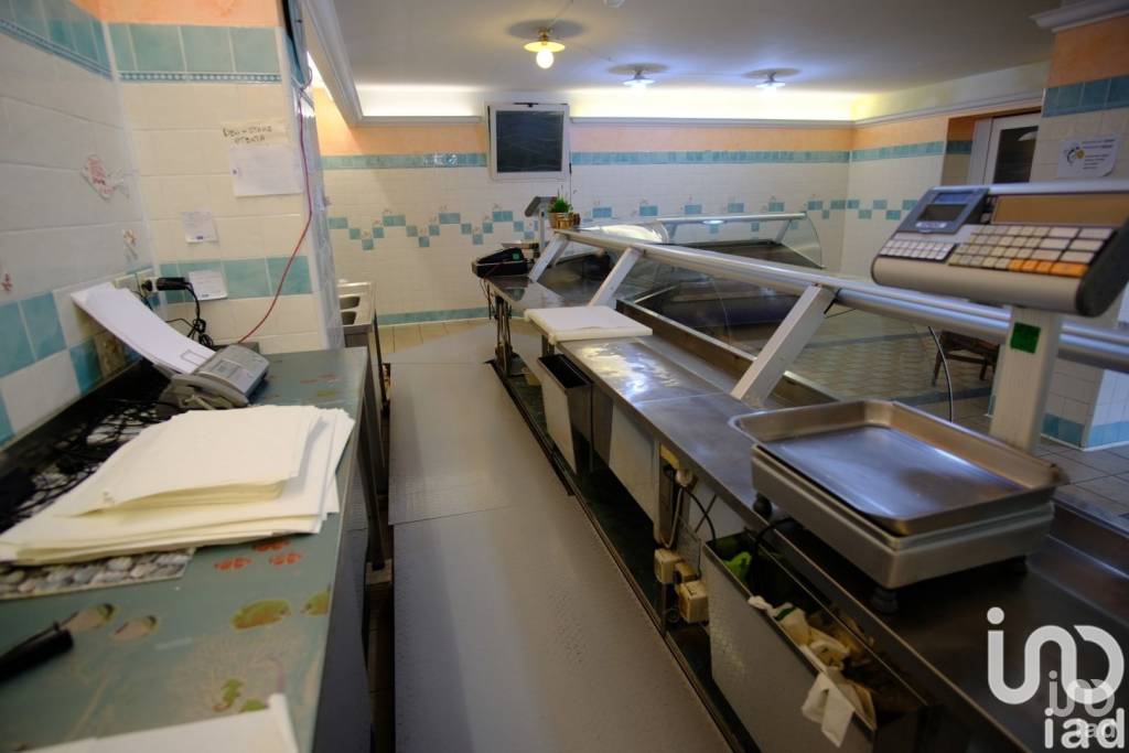 negozio in vendita a Fabriano