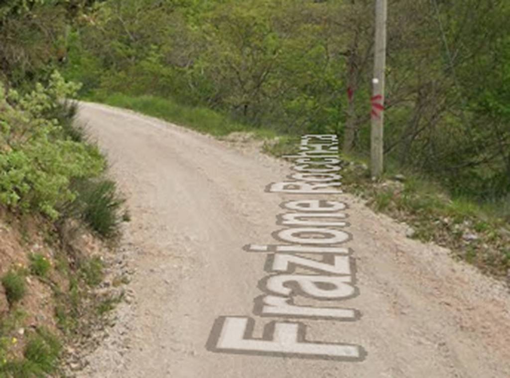 locale commerciale in vendita a Fabriano in zona Rocchetta