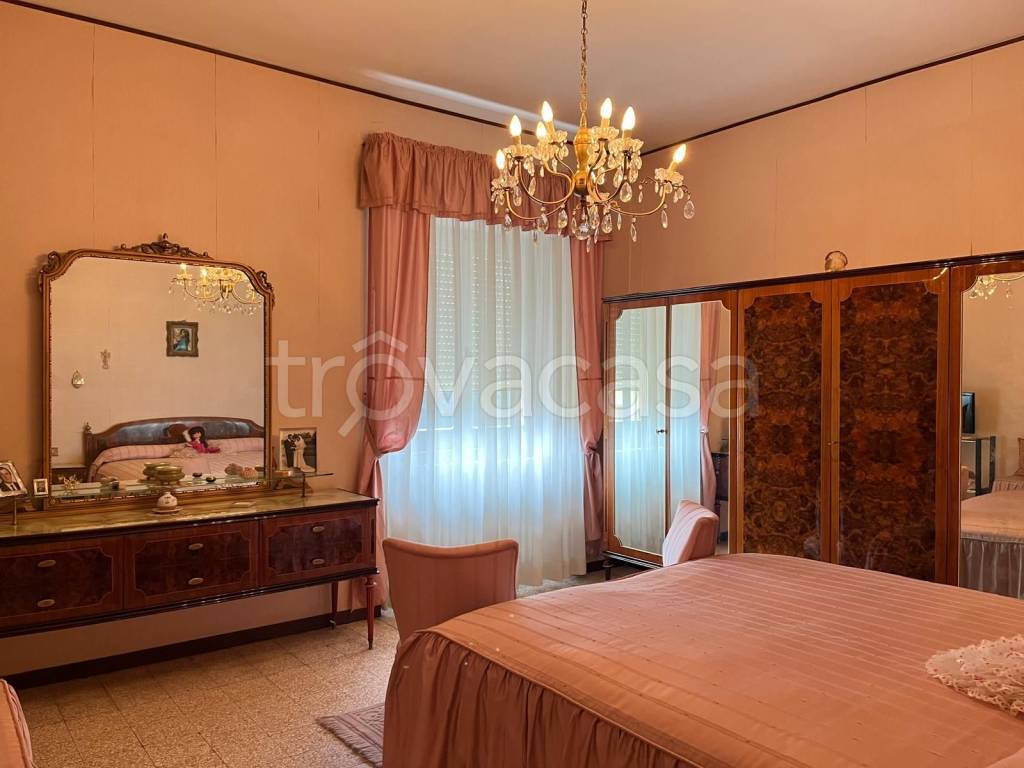 casa indipendente in vendita a Fabriano