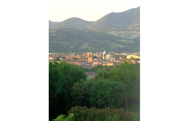casa indipendente in vendita a Fabriano in zona Precicchie/Grotte
