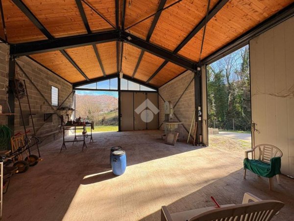 casa indipendente in vendita a Fabriano in zona Campodiegoli