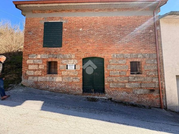 casa indipendente in vendita a Fabriano in zona Campodiegoli