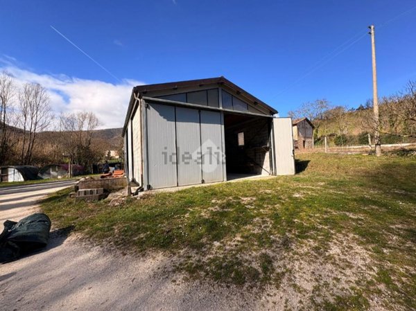 appartamento in vendita a Fabriano in zona Campodiegoli