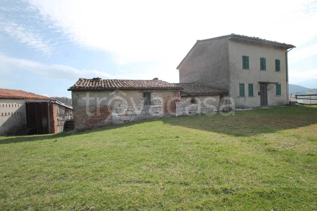 appartamento in vendita a Fabriano in zona Melano