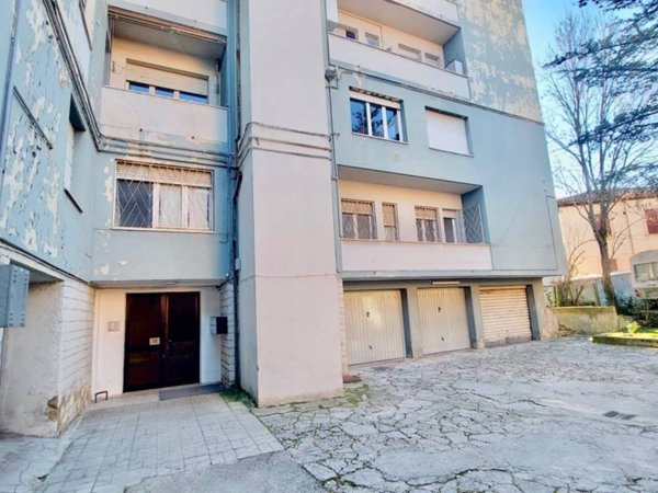 ufficio in vendita a Fabriano