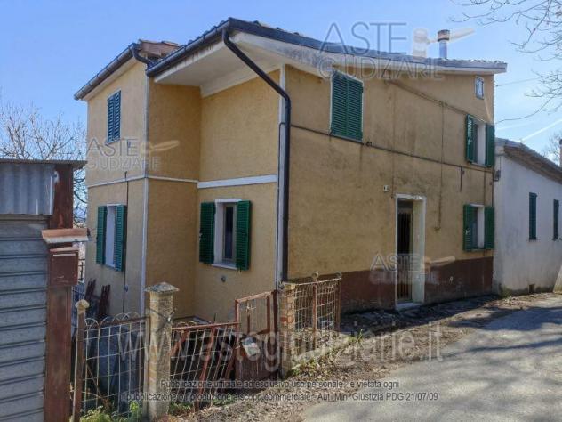 appartamento in vendita a Fabriano in zona Bassano