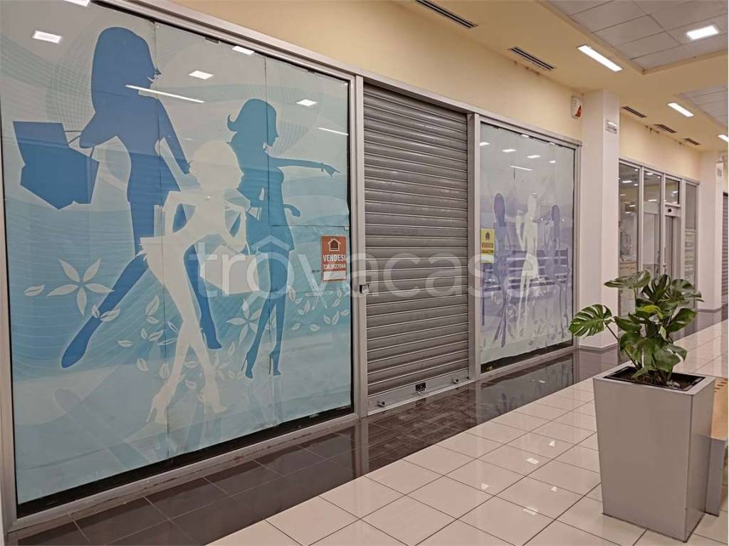 negozio in vendita a Fabriano