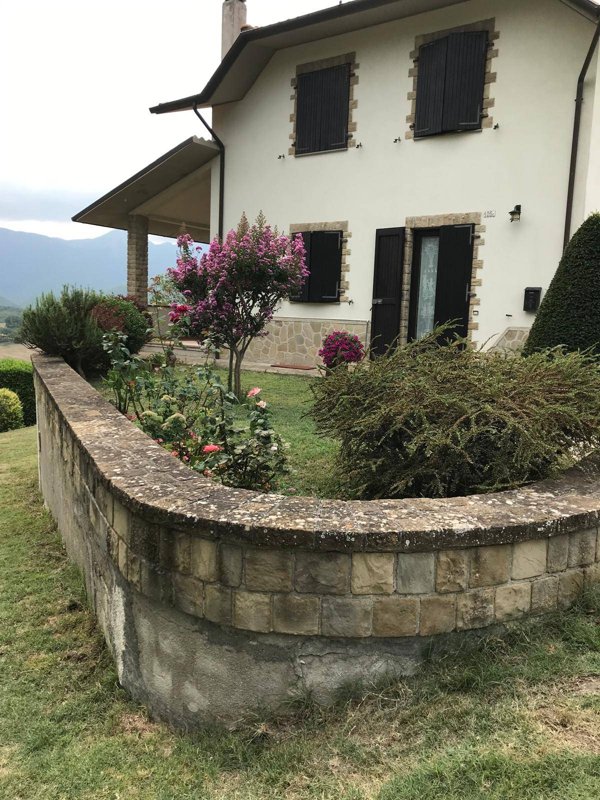 casa indipendente in vendita a Fabriano in zona San Donato