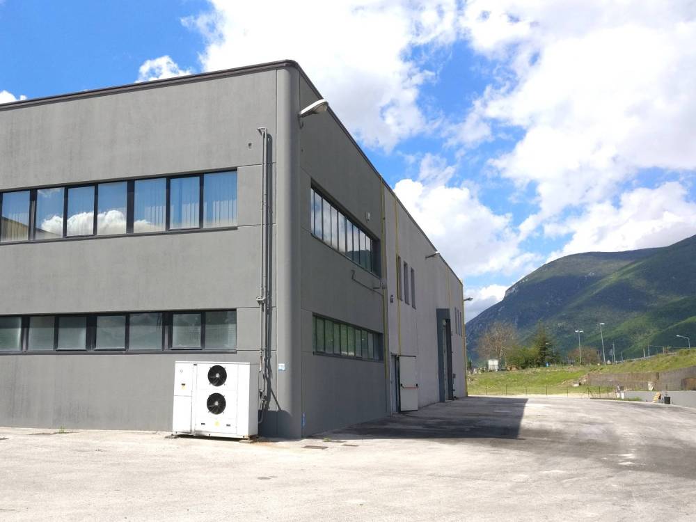 capannone in vendita a Fabriano in zona Borgo Tufico