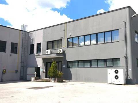 capannone in vendita a Fabriano in zona Albacina