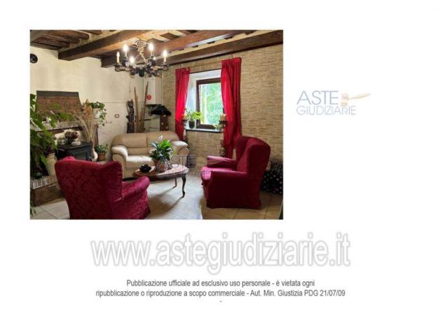 appartamento in vendita a Fabriano in zona Varano