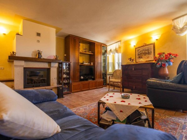 casa indipendente in vendita a Fabriano in zona San Giovanni