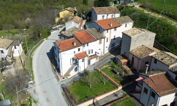 appartamento in vendita a Fabriano in zona San Giovanni