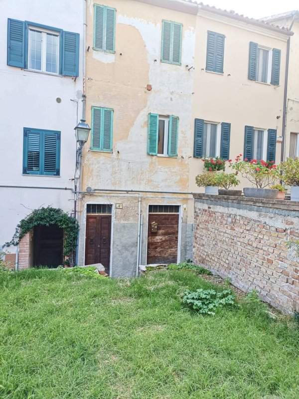 intera palazzina in vendita a Fabriano