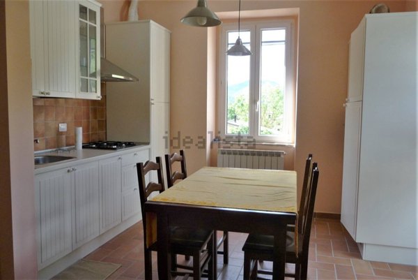 appartamento in vendita a Fabriano in zona Valleremita