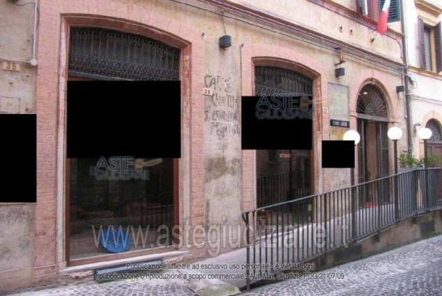 locale commerciale in vendita a Fabriano