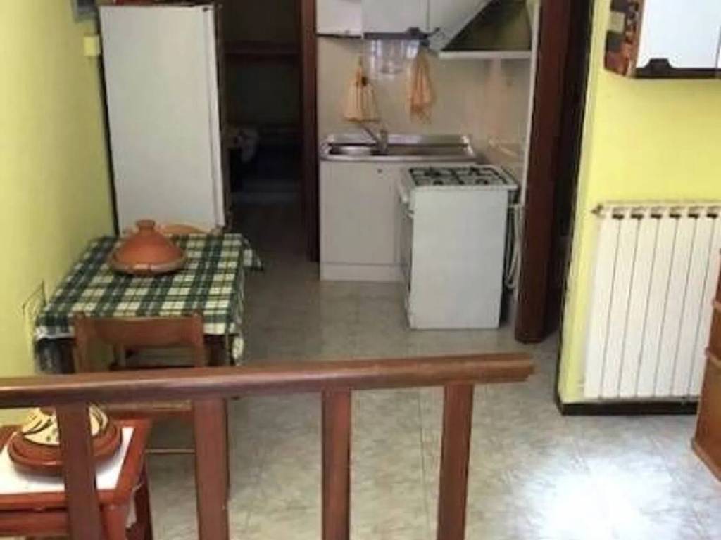 casa indipendente in vendita a Fabriano