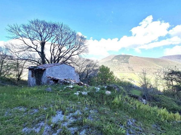 casa indipendente in vendita a Fabriano in zona Campodonico