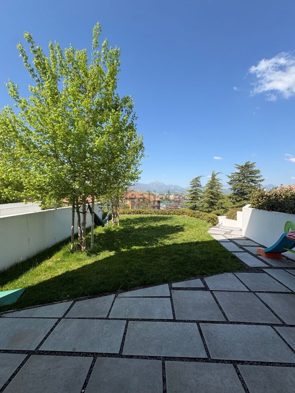 casa indipendente in vendita a Fabriano